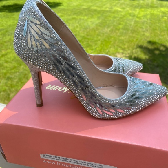 Silver heels - Picture 4 of 7